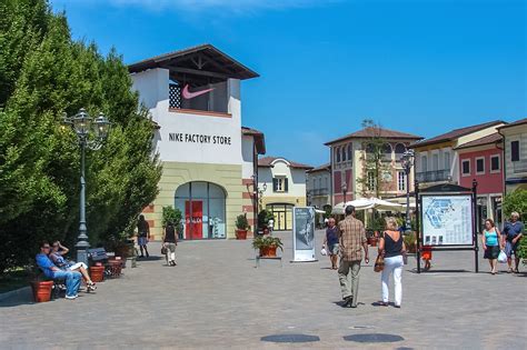 Outlet in Italy: discover where to shop in the most amazing Italian.